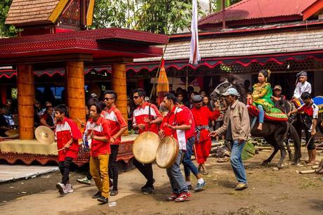 Parece una charanga pero es un funeral, Tana Toraja