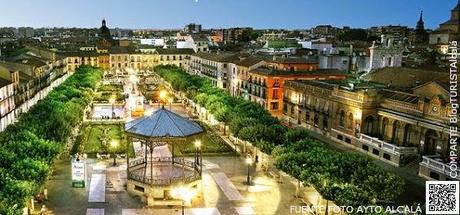 VISITAlcalá: Alcalá en una noche de verano 2014. Visita turística guiada, gratuita y nocturna por el centro histórico de Alcalá de Henares, Ciudad Patrimonio de la Humanidad.