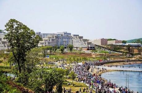 EL CAMPUS DE LA FEFU EN LA ISLA RUSSKY, VLADIVOSTOK