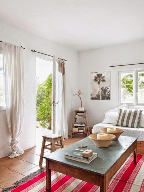 UNA CASA EN IBIZA CON DECORACIÓN RÚSTICA NATURAL UNA CASA EN IBIZA CON DECORACIÓN RÚSTICA NATURAL
