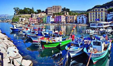 LRG Magazine - Lugares con Encanto - Sorrento - Puerto de Sorrento