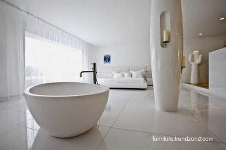 Cuarto dormitorio minimalista con bañera