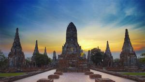 La antigua capital del reino de Siam, sigue latiendo en la selva