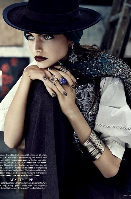 mode_folk-fashion_editorial-karlina_caune