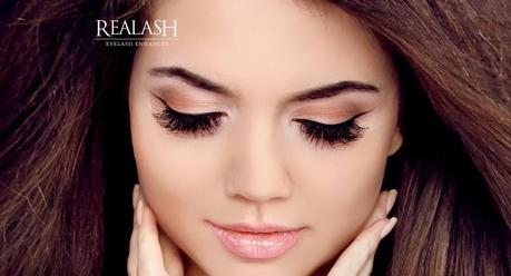 Serum para pestañas REALASH – mi veredicto después del primer mes de tratamiento