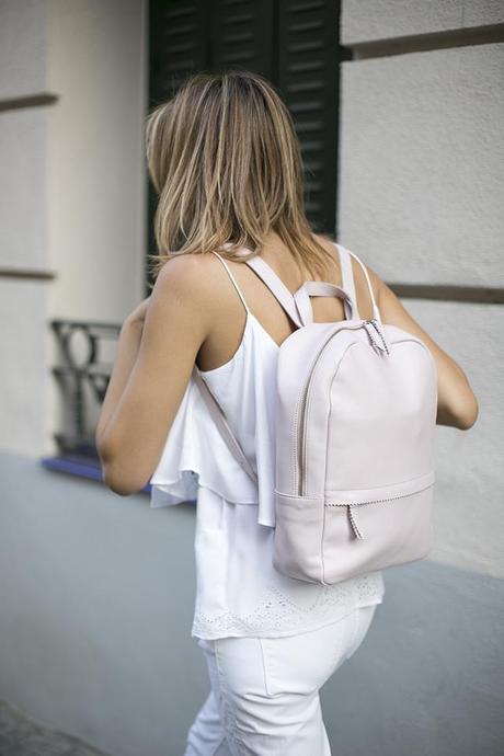 OUTFITS, suiteblanco, lacambra, mochila pastel, elena estaun, lennon, 4 contra 1 eyewear, mochila rosa lacambra, baggy jeans, zara ripped jeans, birkenstock arizona, asos. cristina blanco. guia de estilo blog, guiadeestilo, spanish fashion blogger, spanish model, fashion from spain, backpack streetstyle