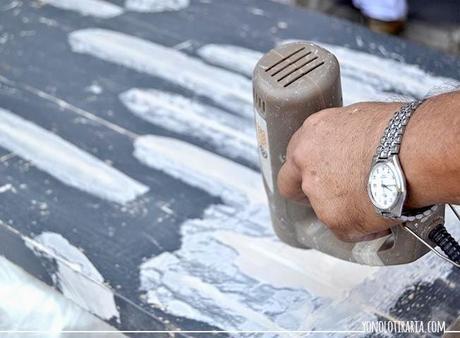 La puerta de tienda. Reparación a fondo