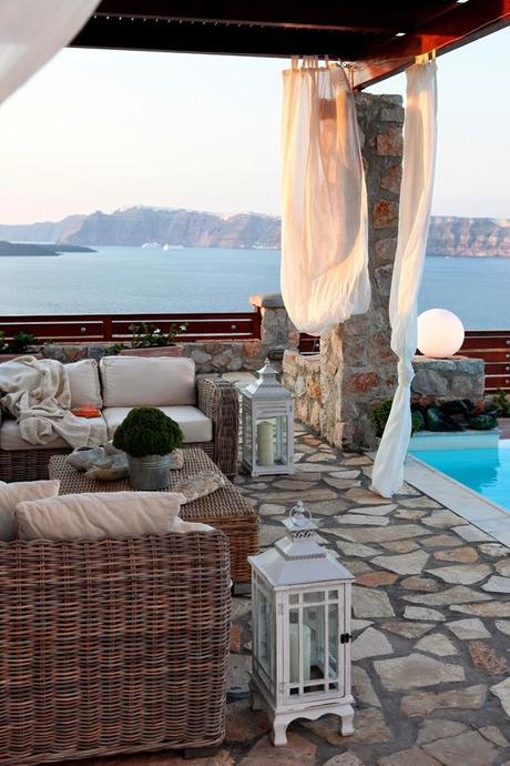 Villa Rustica en Santorini / Rustic Villa in Santorini