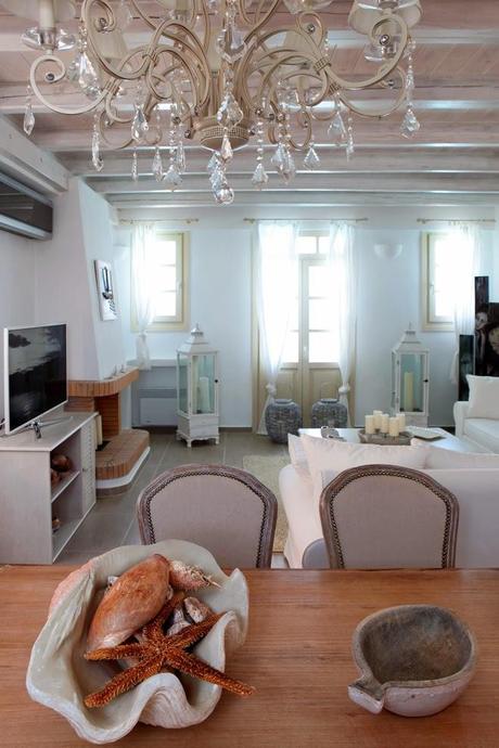 Villa Rustica en Santorini / Rustic Villa in Santorini