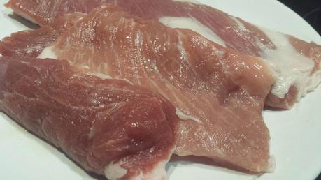 Secreto Ibérico a la Plancha con Mousse de Ajoblanco y Uvas Flambeadas