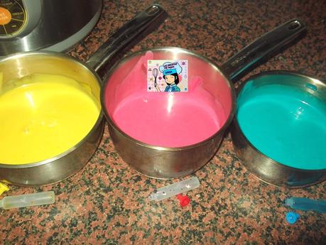 BIZCOCHO TRICOLOR EN OLLA ERIKA Y EN HORNO TRADICIONAL