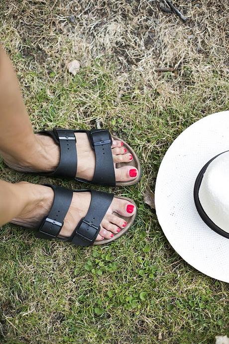 OUTFITS, anine bing, leather, black perforated top, mentirosas, fernando clark, bohochic hats, 4 contra 1 eyewear, dime que me quieres, laf, playmobil, and other stories, birkenstock arizona, asks, cristina blanco, guia de estilo, guiadeestilo, spanish fashion blog, fashion from spain, 