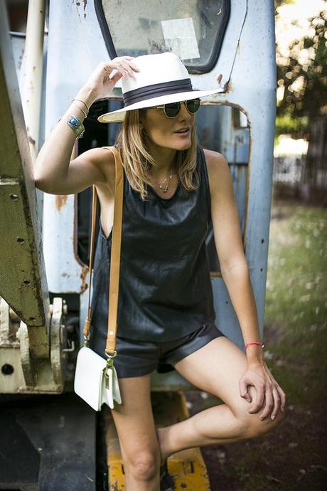 OUTFITS, anine bing, leather, black perforated top, mentirosas, fernando clark, bohochic hats, 4 contra 1 eyewear, dime que me quieres, laf, playmobil, and other stories, birkenstock arizona, asks, cristina blanco, guia de estilo, guiadeestilo, spanish fashion blog, fashion from spain, 