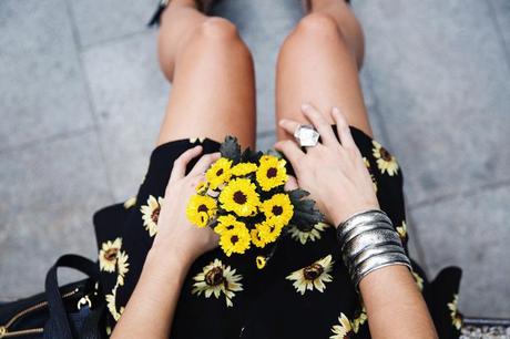 Girasoles-Falda-Outfit-Black-Collage_Vintage-Street_Style-3512