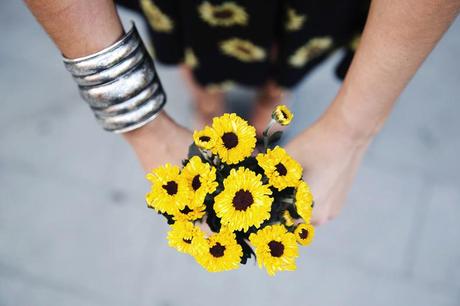 Girasoles-Falda-Outfit-Black-Collage_Vintage-Street_Style-3412