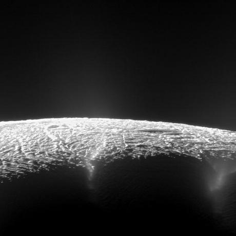 géiseres en Encelado