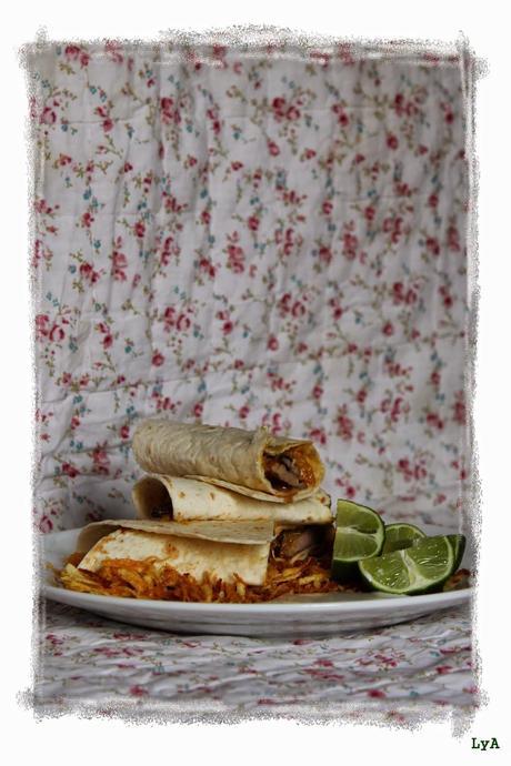 Kebabs de pato y naranja con salsa de yogur