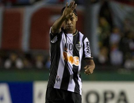 Ronaldinho no seguirá en el Mineiro. ¿Cuál será su próximo destino?