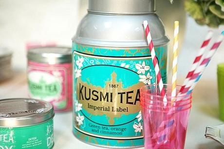 Una bolsa de Kusmi Tea y dos cuadritos DIY