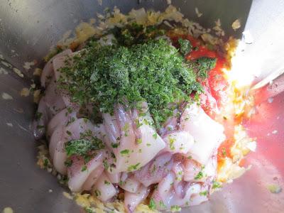 Arroz negro con chipirones