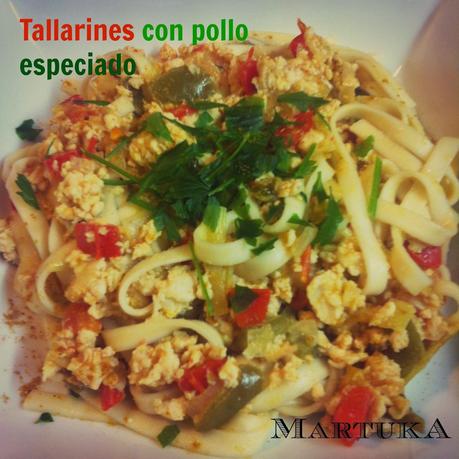 Tallarines Con Pollo Picado Especiado Y Verduras