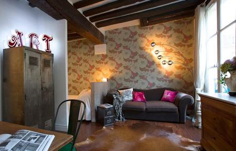 En París: Un apartamento de 30m2 decorado con piezas de mercadillo.