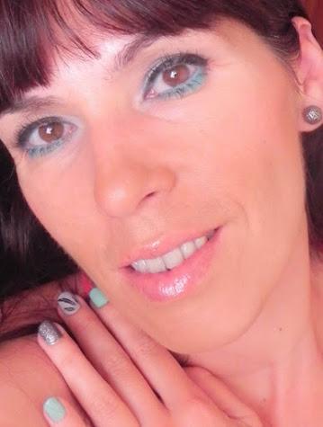 Pantones de verano: Hoy, Paloma y Hemlock (look y manicura)