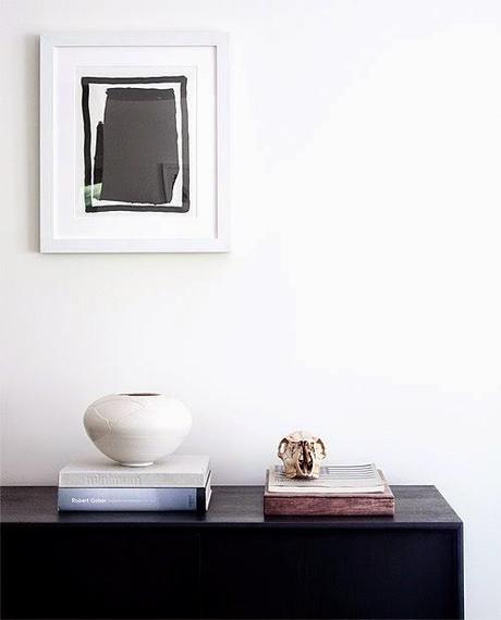 UNA CASA DE CAMPO CON LA SOBRIEDAD DE LOS COLORES NEUTROS