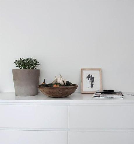 UNA CASA DE CAMPO CON LA SOBRIEDAD DE LOS COLORES NEUTROS