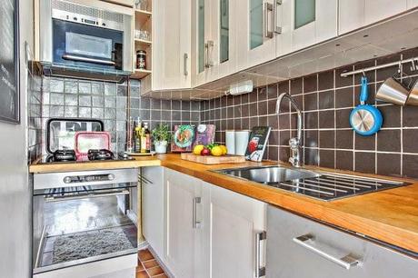 UN PEQUEÑISIMO ESTUDIO NÓRDICO EN BLANCO Y GRIS