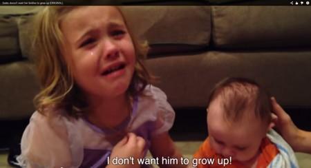 niña crece hermanito