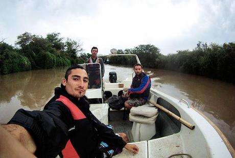 los chicos de travesia visual navegando hacie el predelta