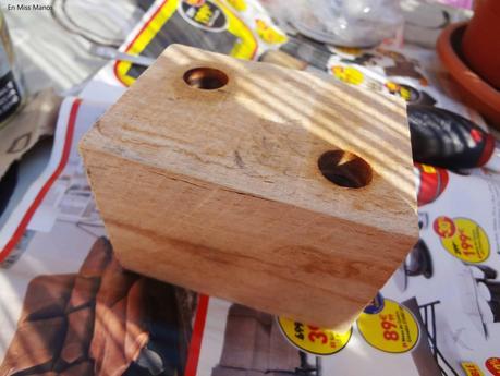 Portavelas con taco de madera