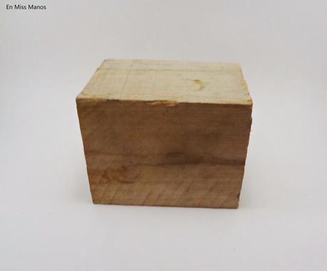 Portavelas con taco de madera