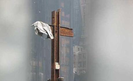 La cruz de la Zona Cero vence a la demanda atea
