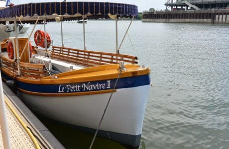 Le Petit Navire Montreal, Old Port, Quebec, Canada, Vieux-Port,