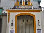 Azulejos dintel puerta Capilla Virgen Rosario.