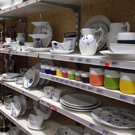 Tiendas de diseño nórdico Royal Copenhaguen (marcas danesas) porcelana de diseño musselmalet royal copenhaguen marcas porcelana diseño danés estilismo de mesas decoración de interiores accesorios diseño hogar 