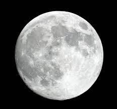 Por qué la luna no es una esfera perfecta