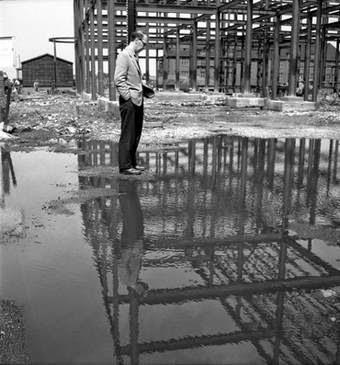 Philip Larkin: Administración: