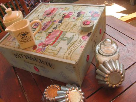 Chalky tono retro en una caja de vino