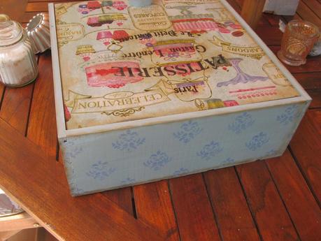 Chalky tono retro en una caja de vino