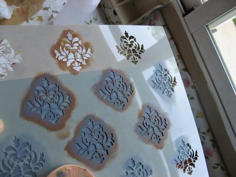 Chalky tono retro en una caja de vino