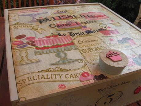 Chalky tono retro en una caja de vino