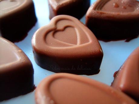 Bombones rellenos de toffee salado