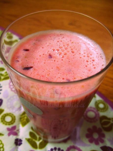 Batido de plátano, fresas y cerezas