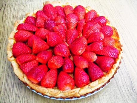 Tarta de fresas y chocolate blanco