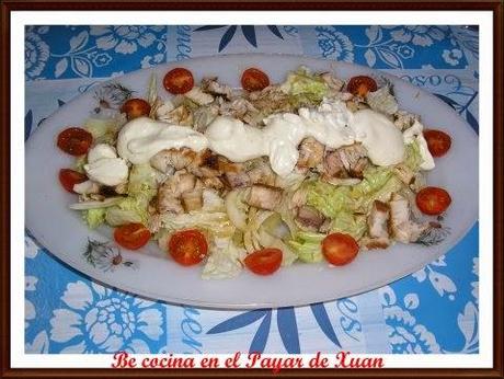Ensalada de patata y bonito fresco con crema agria Ensalada de patata y bonito fresco con crema agria