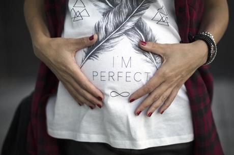 street style barbara crespo feathers the corner shop tshirt fashion blogger outfit blog de moda