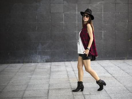 street style barbara crespo feathers the corner shop tshirt fashion blogger outfit blog de moda